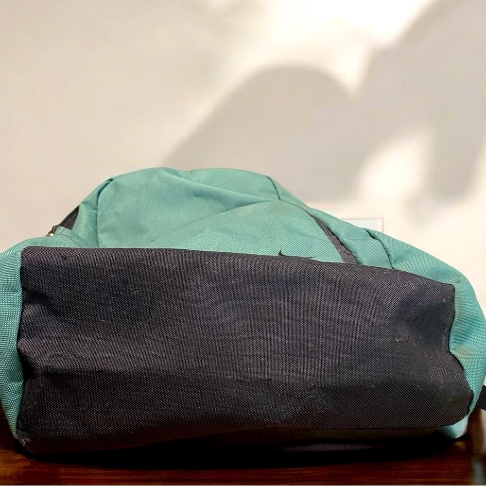 SOLD
NIKE RARE Olive Green Backpack preloved condition bag tote technical retro - Picture 11 of 13